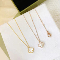 [Aethel]CLOVER MINI 9.5MM WHITE MOTHER-OF-PEARL NECKLACE